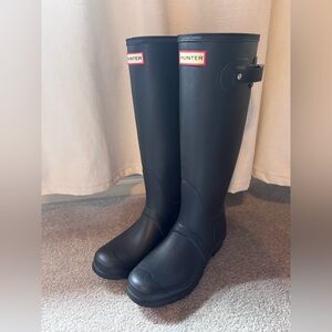 Worn once! Hunter Classic Black Waterproof Boots